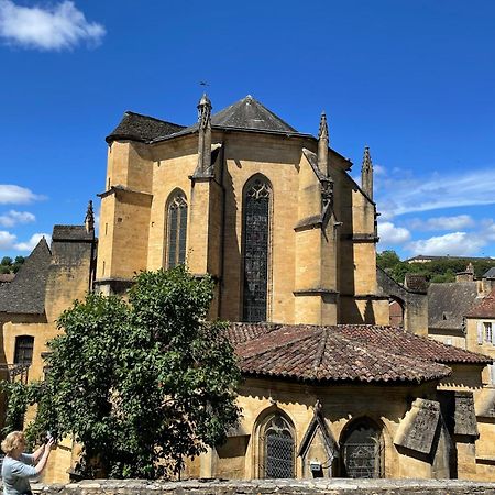 Au Coeur Du Centre Historique De Sarlat Apartment Bagian luar foto