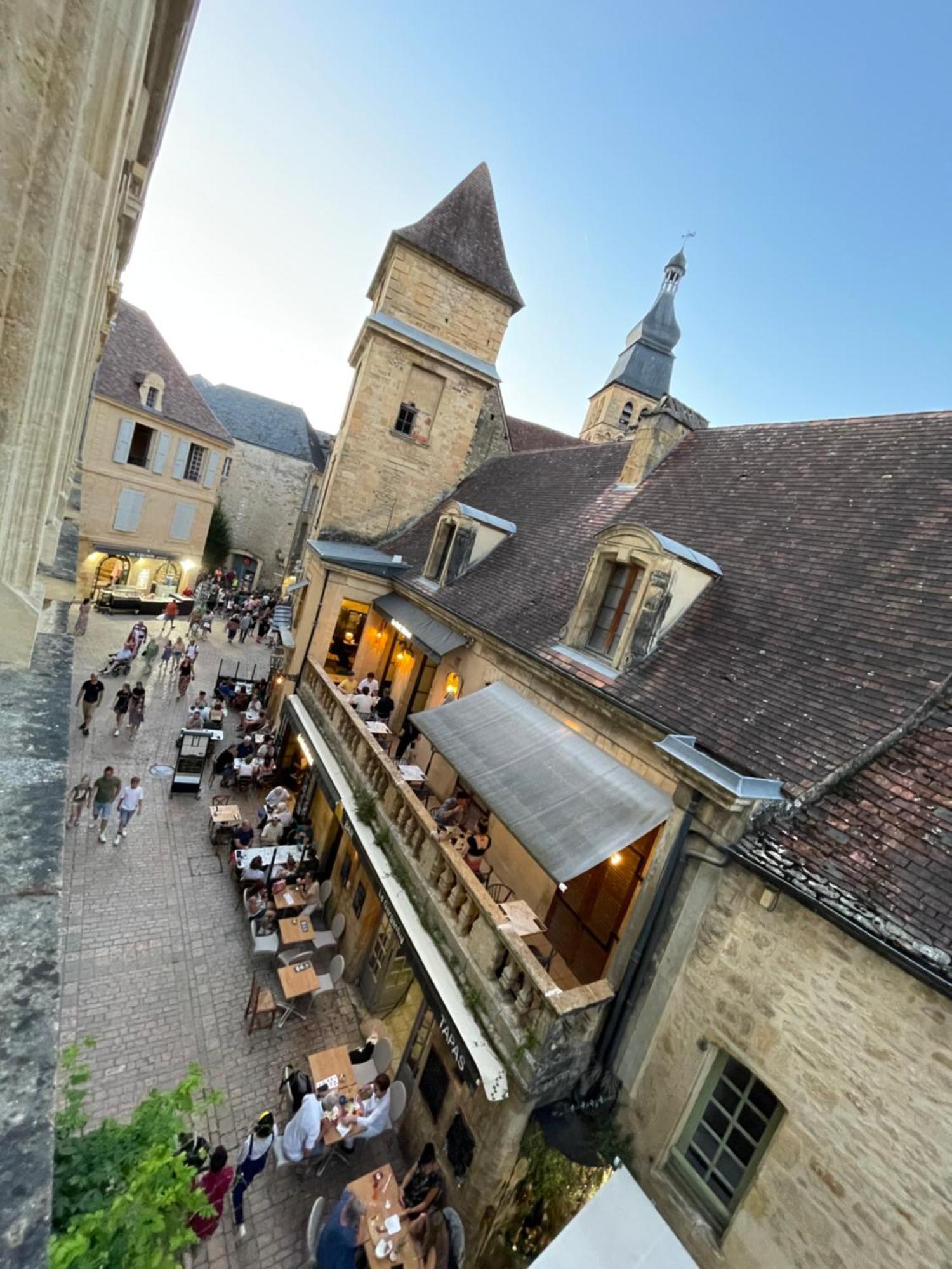 Au Coeur Du Centre Historique De Sarlat Apartment Bagian luar foto