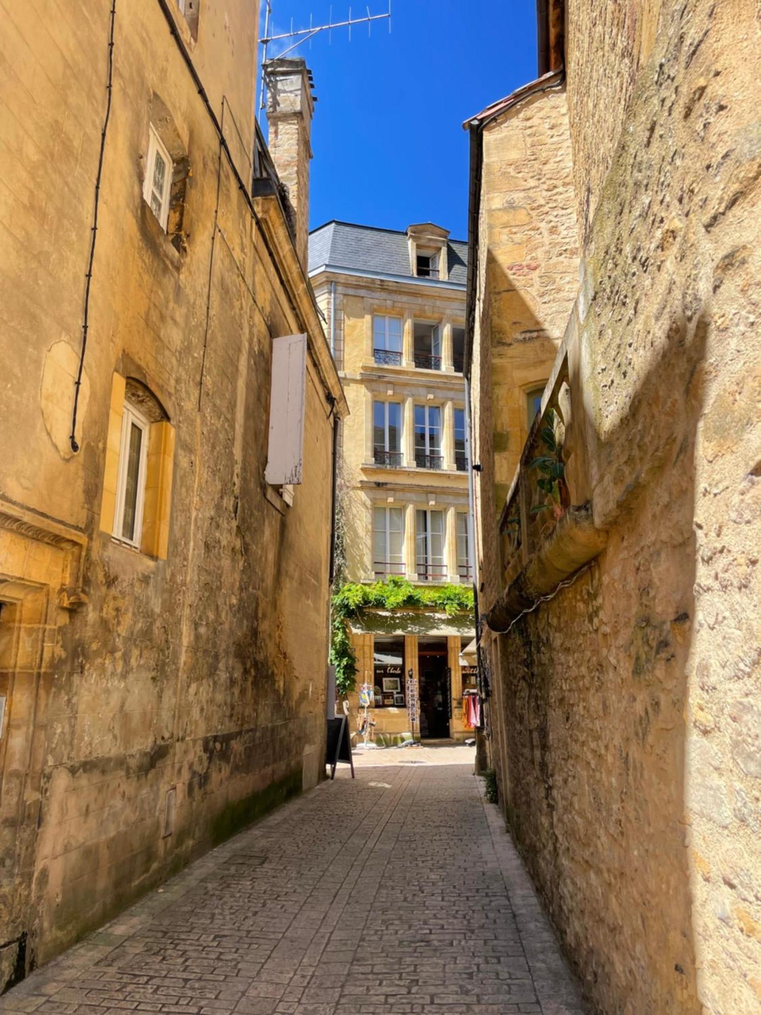 Au Coeur Du Centre Historique De Sarlat Apartment Bagian luar foto